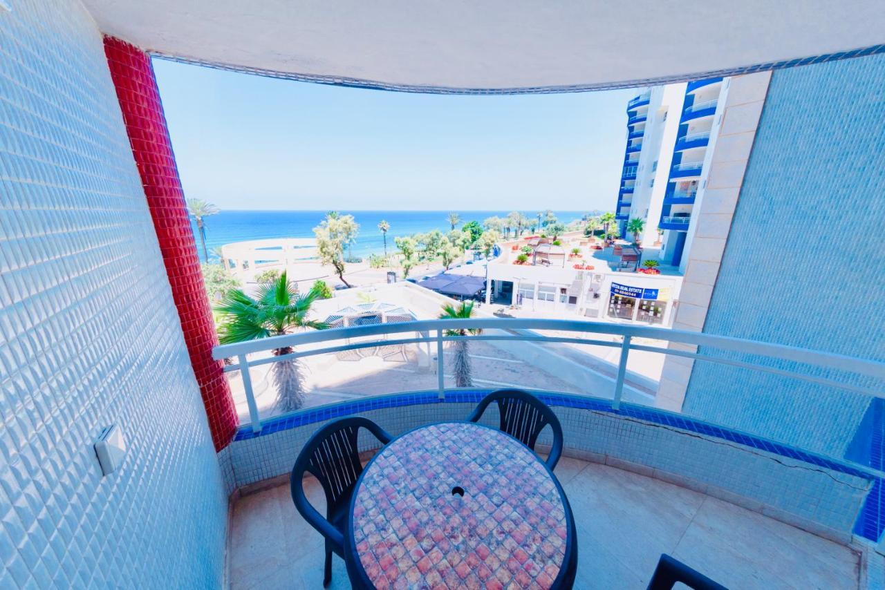 Royal Beach Front Apartments Netanya Exterior foto